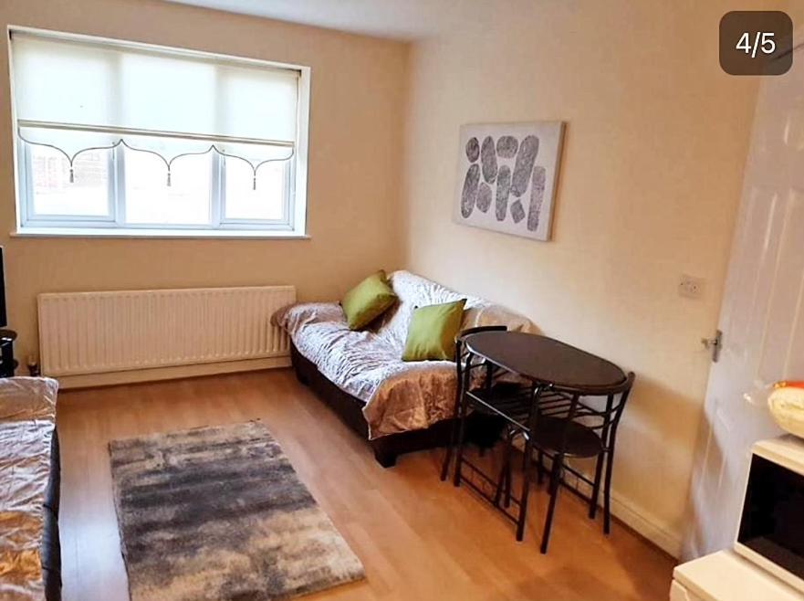 Pinfold Court Apartments 诺斯利 外观 照片